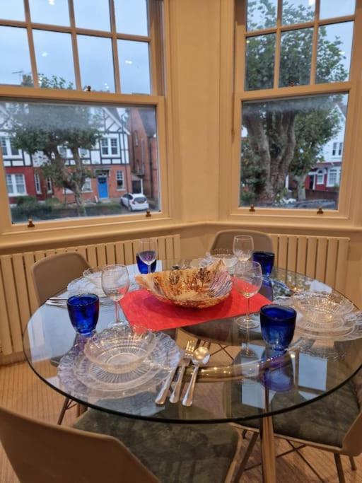 Quintessentially 'London' Flat Eksteriør bilde