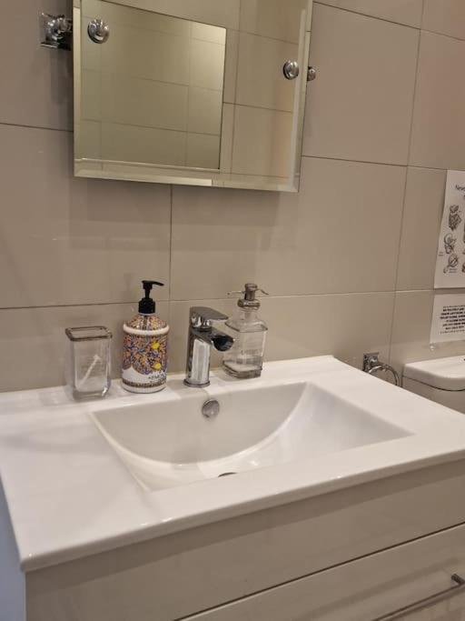 Quintessentially 'London' Flat Eksteriør bilde